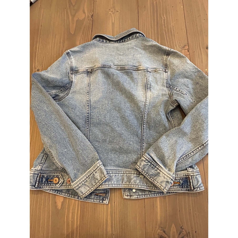 Talbots Petite Medium Light Wash Denim Jacket Blue Cotton Trucker MP - Picture 2 of 3
